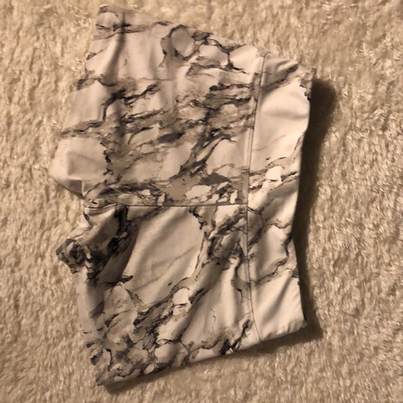 These marbled black and white shorts are super amazing! - Picture 2 of 3